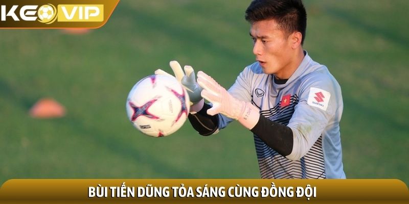 Bùi Tiến Dũng - Người hùng Thường Châu đến ngôi sao bóng đá 3 Bùi Tiến Dũng tỏa sáng cùng đồng đội